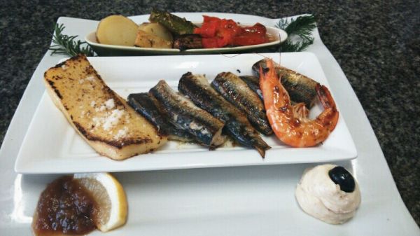menu du midi au restaurant le poisson rouge hyeres Les sardines de Marius