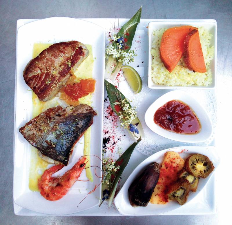 Madame coco au restaurant le poisson rouge a hyeres