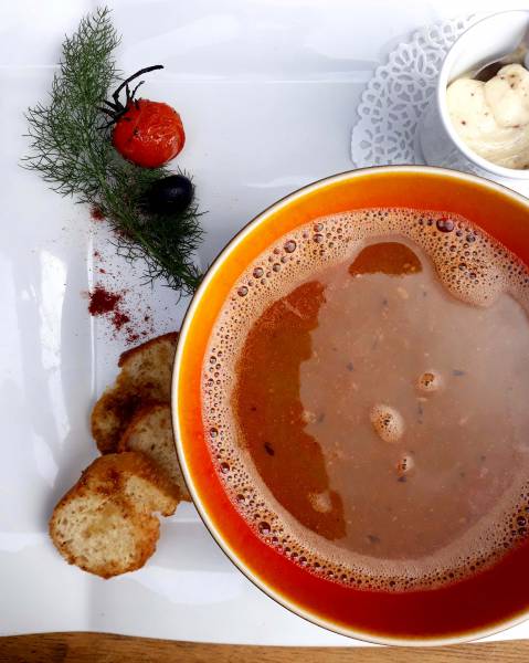 soupe de poisson maison au restaurant le poisson rouge a hyeres