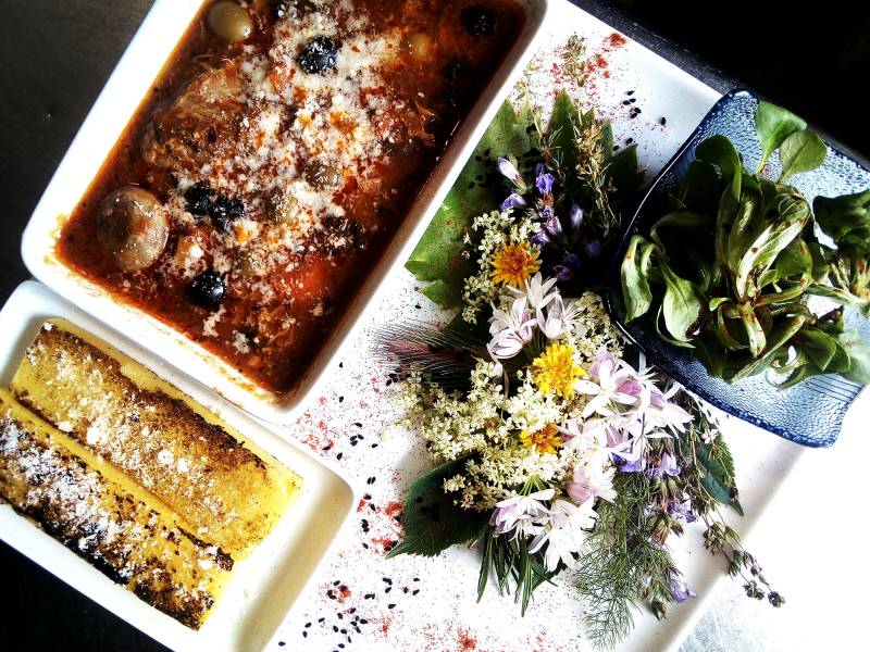 Blanquette de veau en sauce au restaurant le poisson rouge a giens